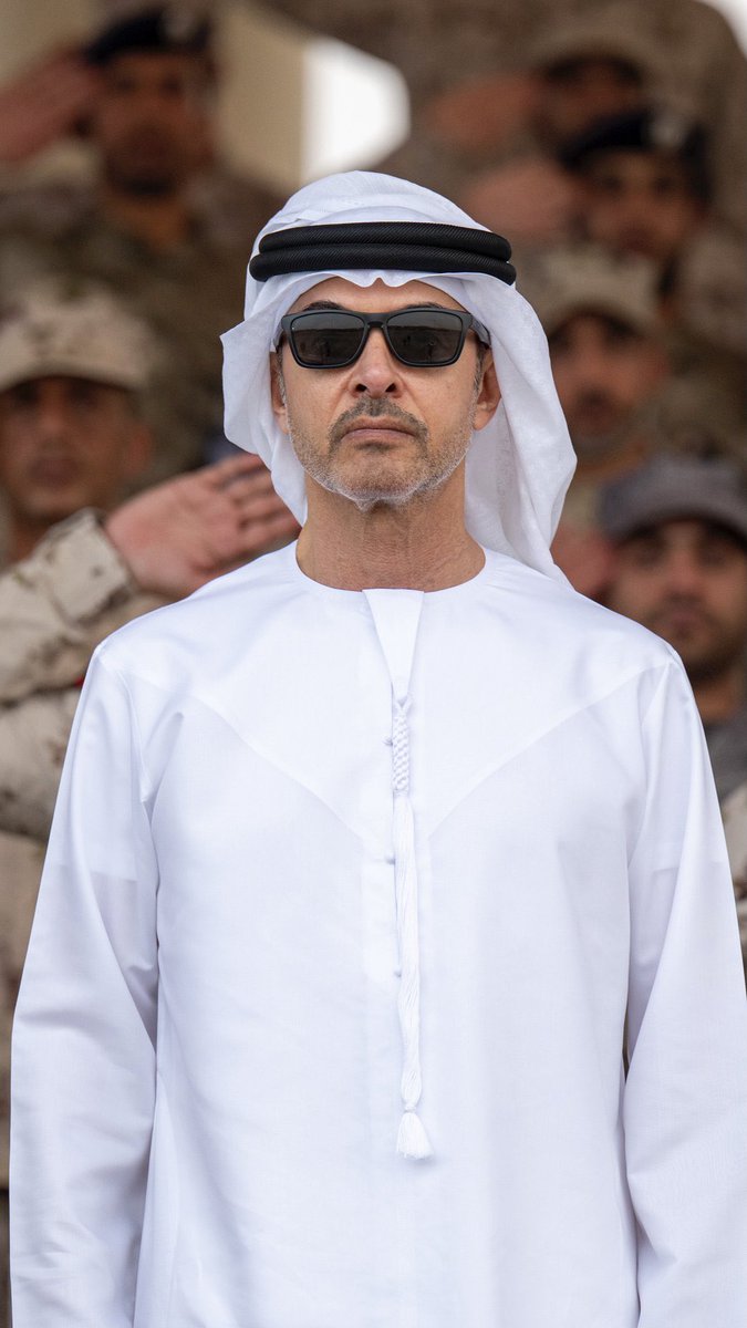 سموّ الشيخ هزاع بن زايد آل نهيان ' 
ممثل الحاكم في منطقة العين 🤍