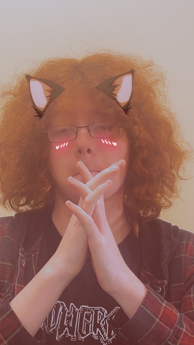 INf3stxtion_'s tweet image. sex is overrated, not speaking from experience but i just know its overrated i want someone to just cuddle with all day