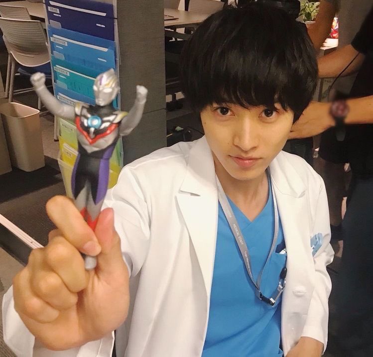 arisukittyx's tweet image. he started the labubu trend