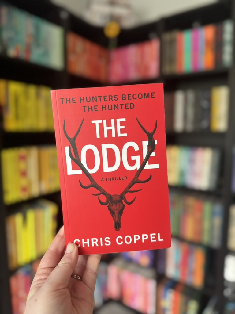 secret_bookblog's tweet image. ✨✨ NEW REVIEW ✨✨
Just finished The Lodge by Chris Coppel – a chilling thriller set in a Scottish hunting lodge where hunted animals fight back for revenge.
The suspense kept me hooked!
Intriguing premise with lots to think about!
Full review⬇️
thesecretbookreview.co.uk/post/the-lodge…