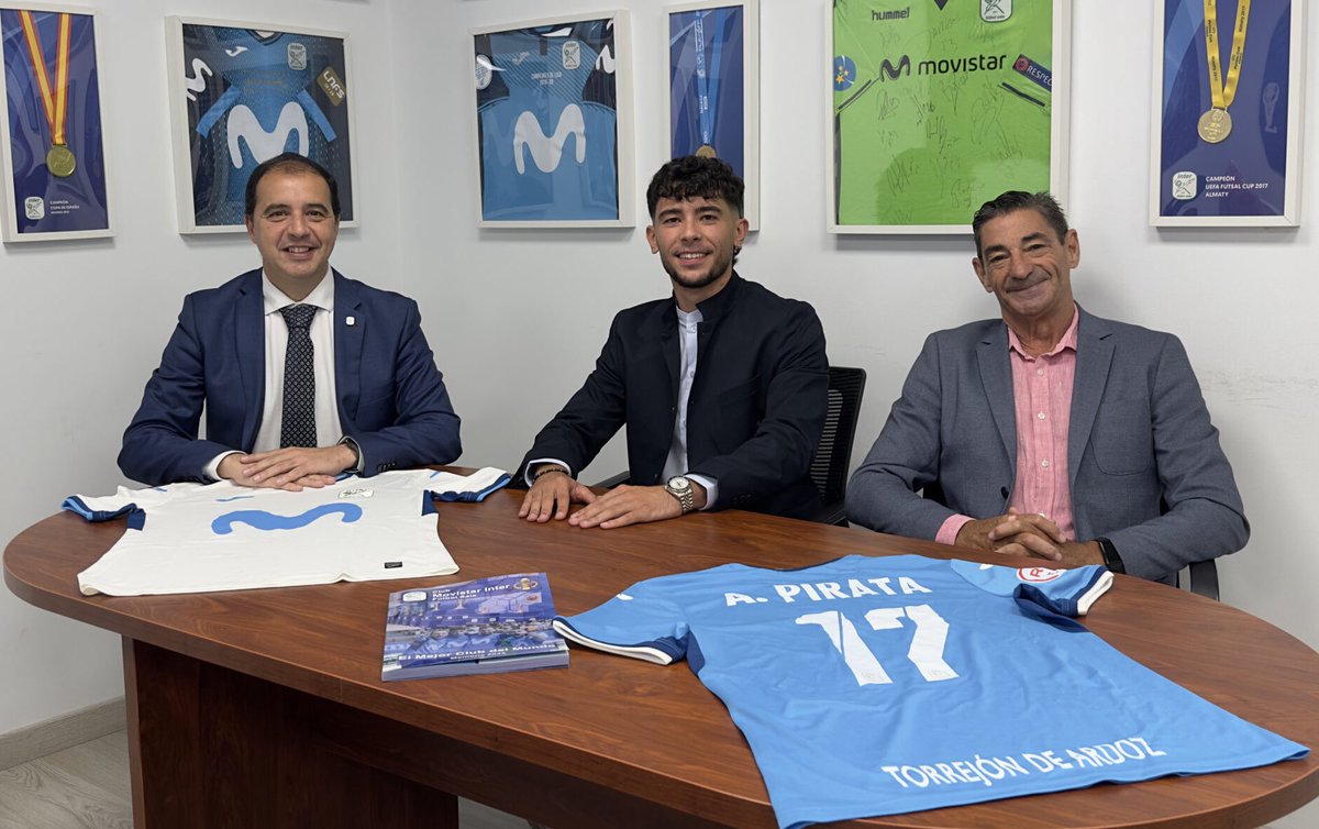 En <a href="/InterMovistar/">Movistar Inter FS</a> hemos dado hoy la bienvenida a una de las grandes figuras de la pasada temporada. Adrián <a href="/pirataa10/">Adrián</a> es una de nuestras grandes ilusiones para la temporada que en breve comienza. Mucho talento, excelente profesional y con la cabeza muy bien amueblada. Un gustazo.