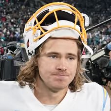 Michael_Pars0ns's tweet image. 4 Most Overrated Quarterbacks in the NFL:
CJ Stroud
Justin Herbert
Jalen Hurts
Jayden Daniels