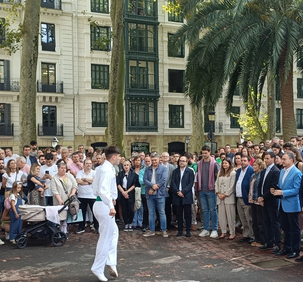 eajpnvabanto's tweet image. 🔴🟢⚪🔴🟢⚪🔴🟢⚪🔴🟢⚪

Gaur Bilbon San Inazio eguna ospatu dugu

130 aniversario de @eajpnv 

Gora Euzko Alderdi Jeltzalea!!!

@eajpnvbizkaia 
@eajpnvabanto 
🔴🟢⚪🔴🟢⚪🔴🟢⚪🔴🟢⚪