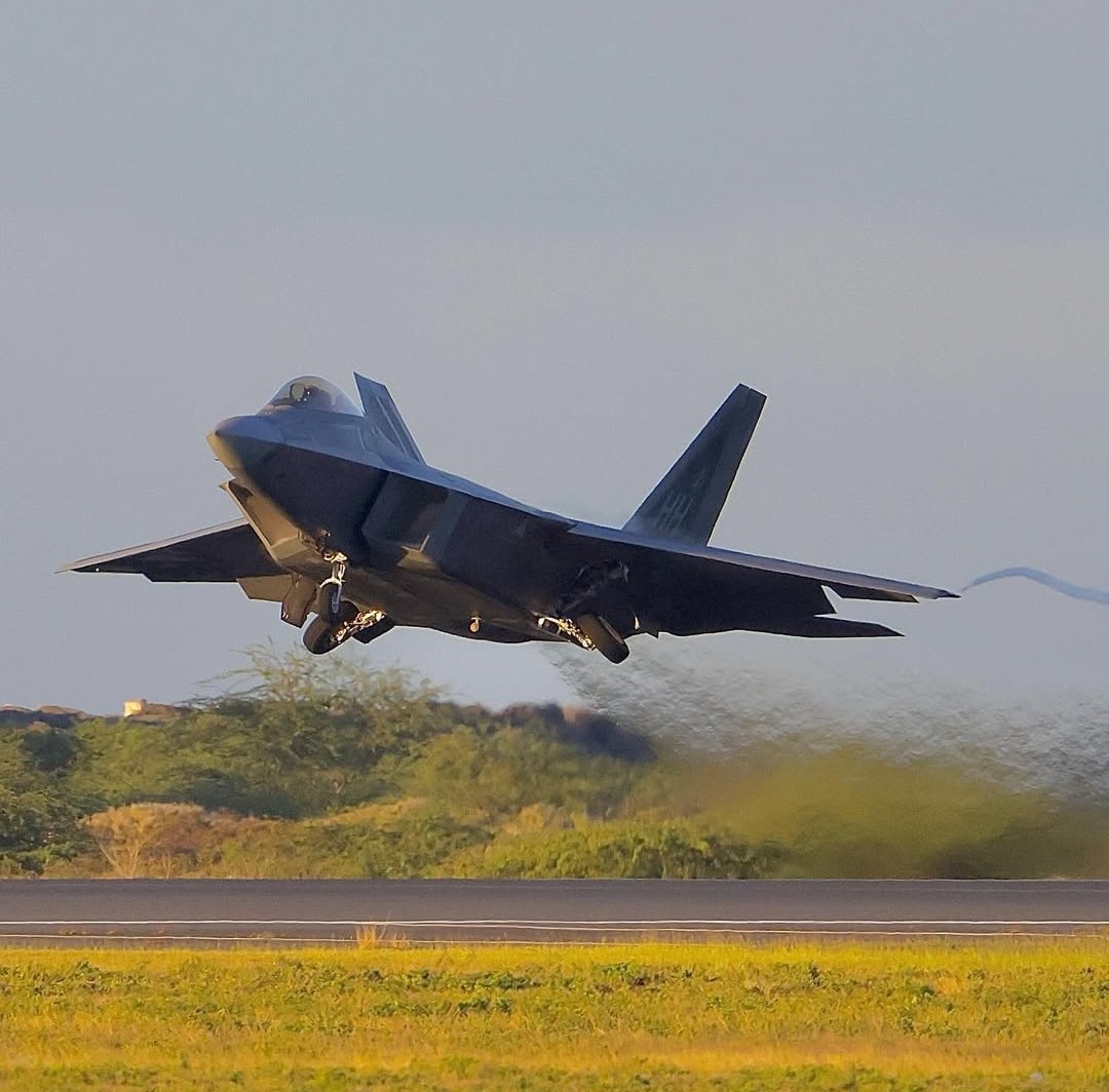 t5626a0719's tweet image. Aircraft/F-22A Raptors’ Daniel K. Inouye International Airport