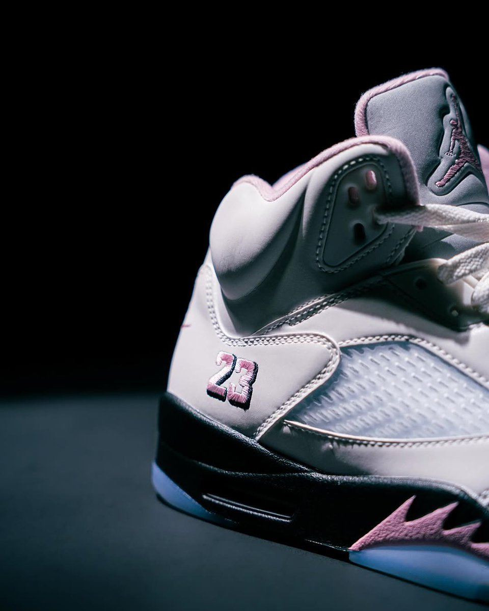 ON FOOT LOOK: Air Jordan 5 Retro OG "35th Anniversary" 🌸

🗓️ October 11th