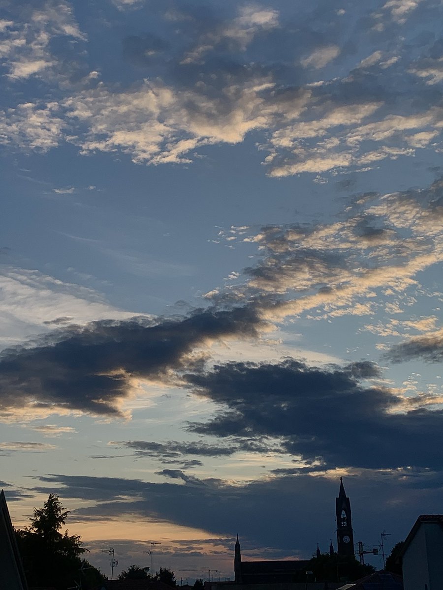 AuLuCaRo's tweet image. Sembrano sempre uguali ma #siDistinguono sempre 

📷 ieri sera