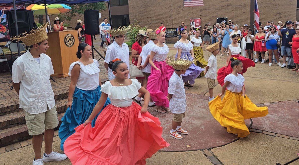 RepNellie's tweet image. We had great turnout for the United Puerto Rican Council Flag Raising in #Passaic. Our district’s Puerto Rican community is one of the most vibrant in our country — and we showed it this weekend! 🇵🇷🇺🇸🇵🇷🇺🇸