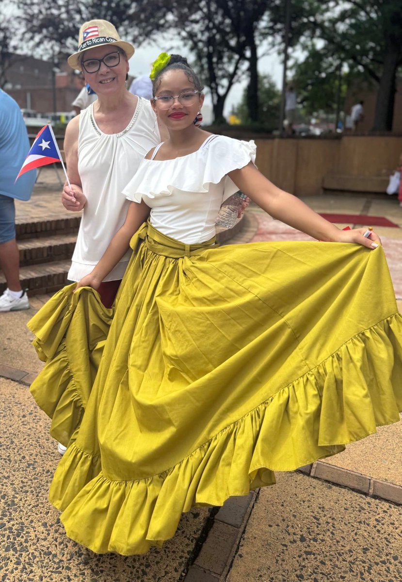 RepNellie's tweet image. We had great turnout for the United Puerto Rican Council Flag Raising in #Passaic. Our district’s Puerto Rican community is one of the most vibrant in our country — and we showed it this weekend! 🇵🇷🇺🇸🇵🇷🇺🇸
