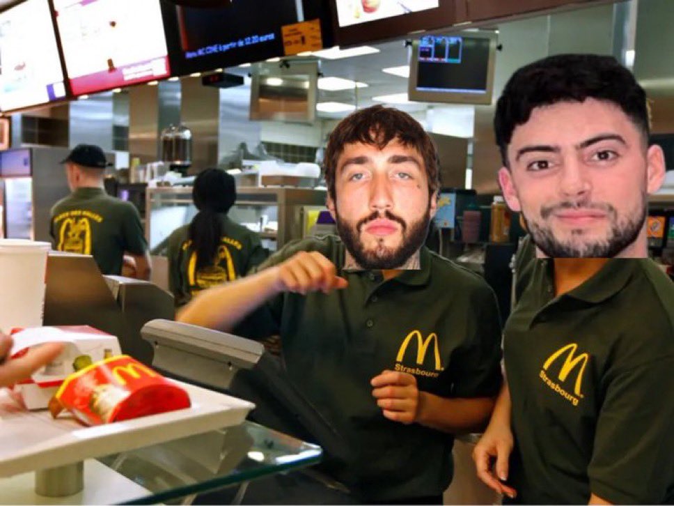 rambleringg's tweet image. Customer: can i get a chicken big mac
Taav: really? A chicken big mac?
Customer: yooo aren’t you that guy who scammed children 3 times?
Banks: yeah thats me, im a retard