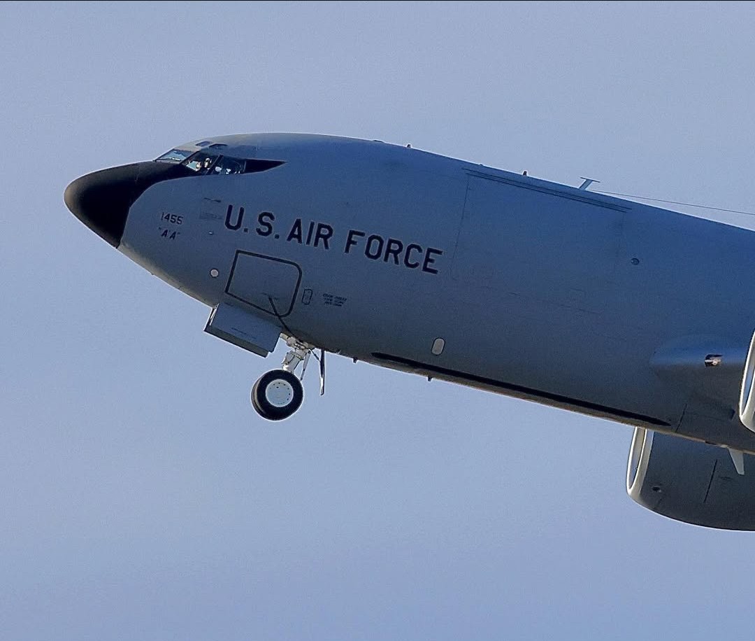 t5626a0719's tweet image. Aircraft/KC-135R or WC-135R Daniel K. Inouye International Airport