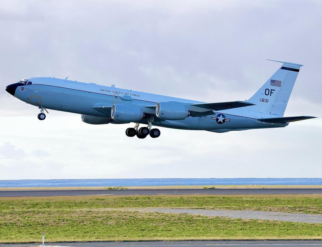 t5626a0719's tweet image. Aircraft/KC-135R or WC-135R Daniel K. Inouye International Airport