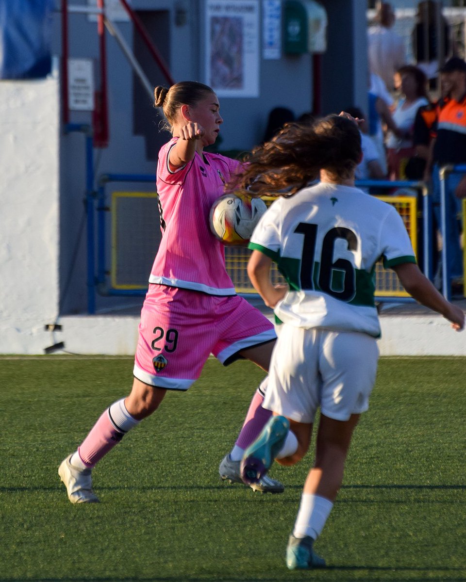 CDCastellonFem's tweet image. 🧐 Ya están definidas las semifinales del COTIF

🆚️ Levante UD
🗓 Martes 29 julio
⌚️ 20:00h
📍 L&apos;Alcúdia 

#PPO👂