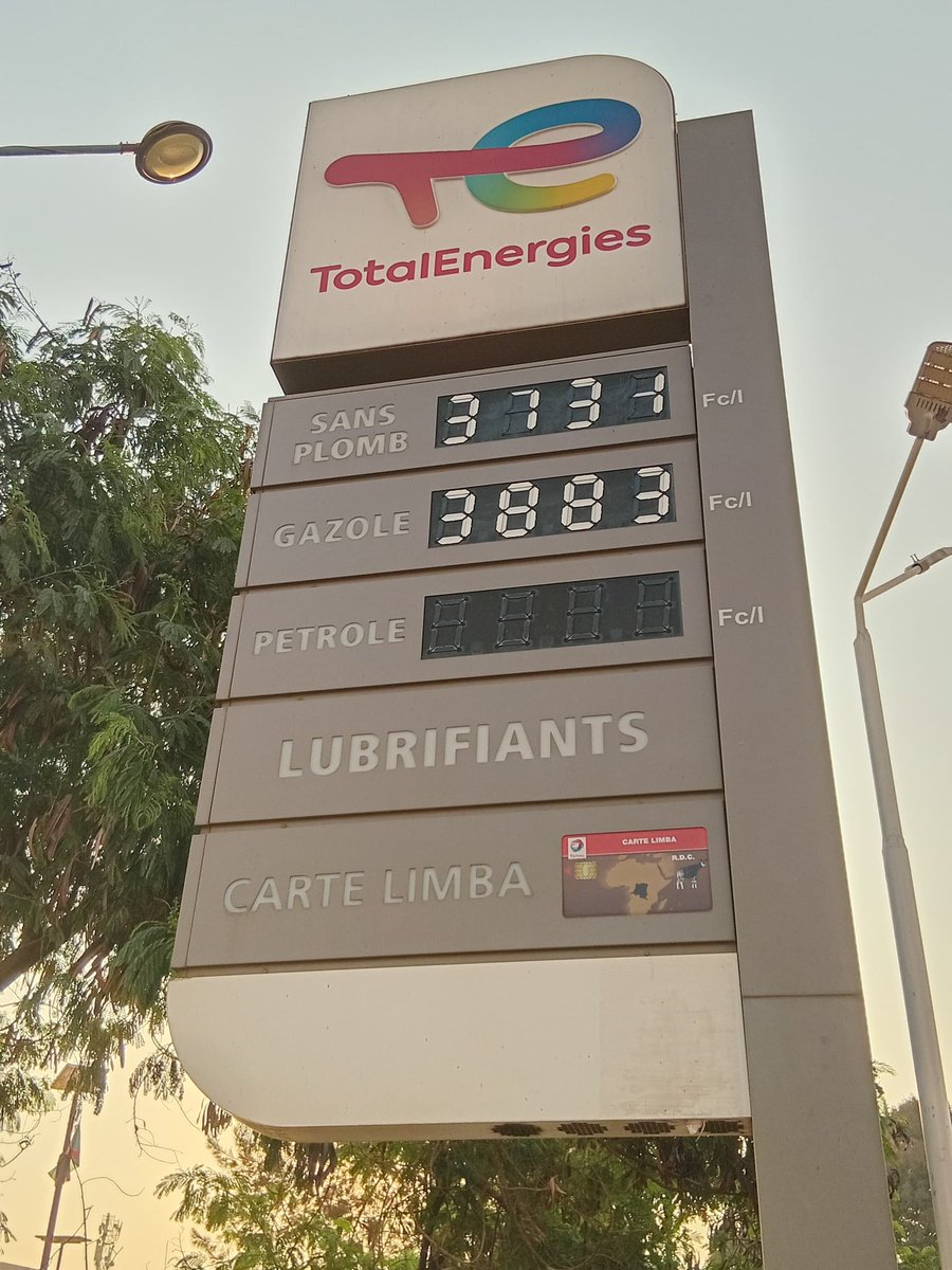 central_sage's tweet image. #RDC_ECONOMIE | 28.07.2025 🇨🇩
Nouvelle baisse du prix du carburant dans le Sud-Est du pays
À la suite de la mission du Comité élargi de suivi des prix des produits pétroliers, dépêché dans l’espace Grand Katanga, notamment dans les provinces du Haut-Katanga et du Lualaba par le…