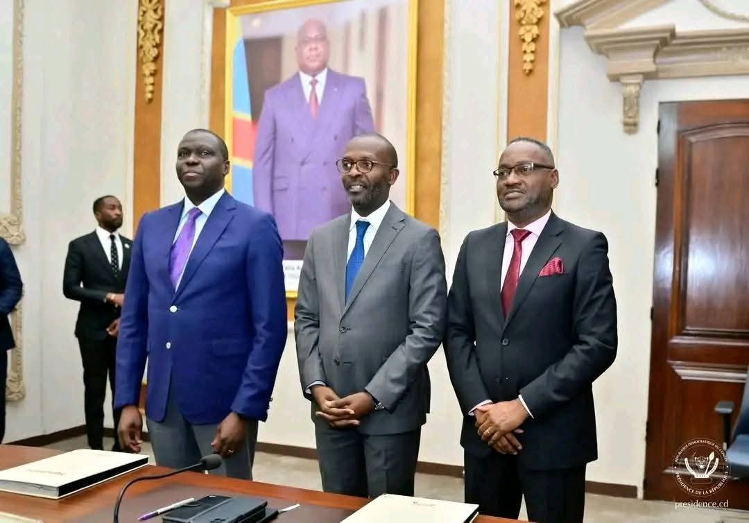 YvesBuya1's tweet image. #RDC Ce lundi 28 juillet 2025 au Palais de la Nation, une cérémonie solennelle de remise-reprise a eu lieu entre André Wameso, Directeur de cabinet adjoint sortant du Chef de l’État en charge des questions économiques et financières, et son successeur André Nyembwe Musungaie,…