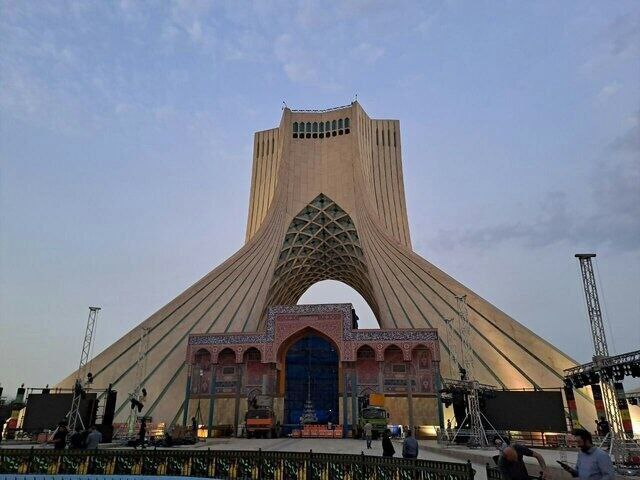 Halahel7's tweet image. از ابتکارات بزرگ ترین شهردار خاورمیانه دکتر زاکانی!
معاون میراثفرهنگی استان تهران گفت:سازه احداث شده درمجاورت برج آزادی بدون اخذ نظریه میراث فرهنگی انجام ودرخصوص موارد لازم جهت جمع آوری سازه مذکور ورعایت قوانین میراث فرهنگی،طی مکاتبه ای نیز به شهرداری منطقه ۹ اعلام شده #ازادي