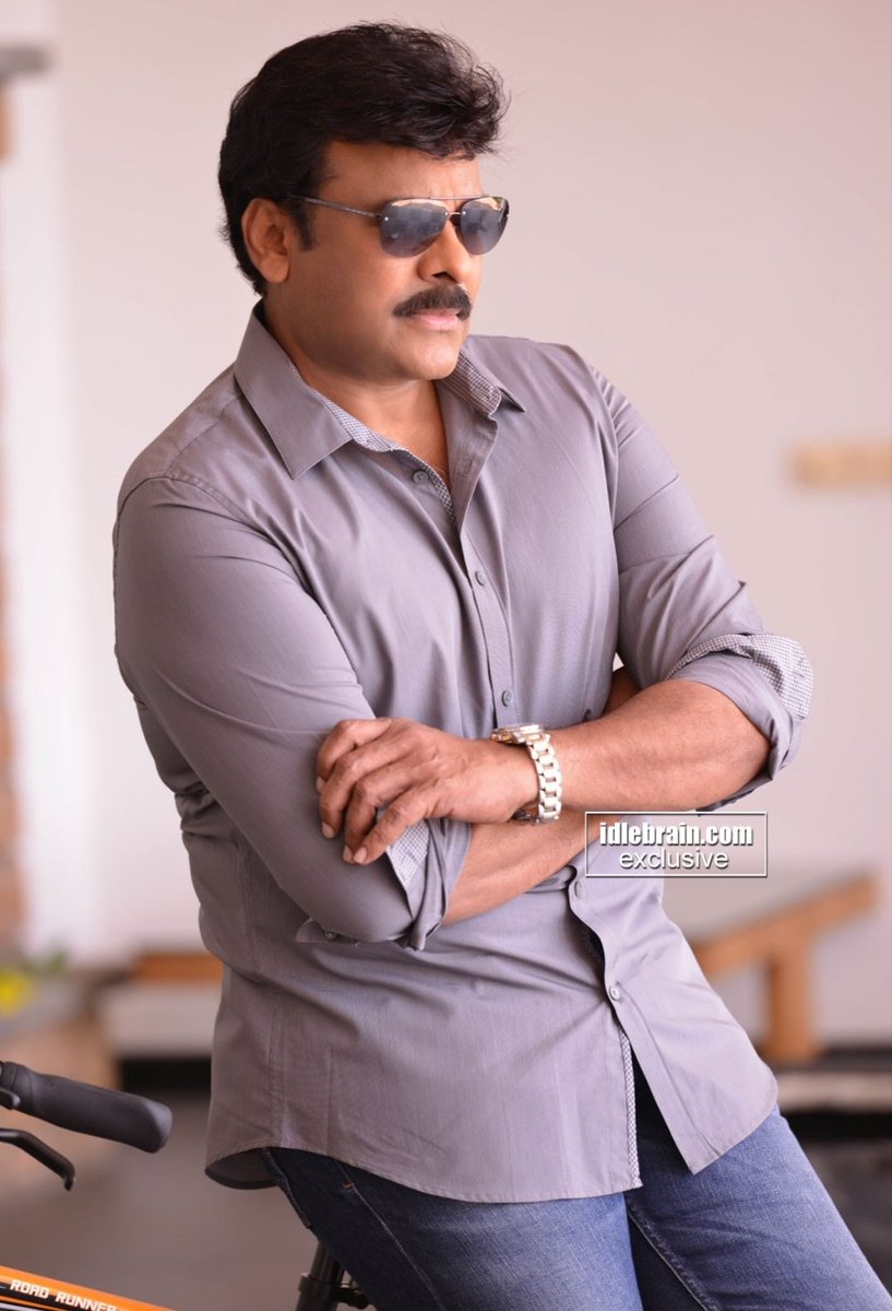 Amarnath_555's tweet image. హిట్టు ప్లాపులతో సంబంధం లేదు సినిమాలో నువ్వు ఉండగా  💥
సినిమా ఏదైనా నీ బొమ్మ కనిపిస్తే మాకు పండగ🔥
ధియేటర్ ముందు కటౌట్ చూస్తూ ఉన్నా చాలు మా మనసు ఉండును హాయిగా 
#24DaysToGo @KChiruTweets #AdvanceHBDMegastar