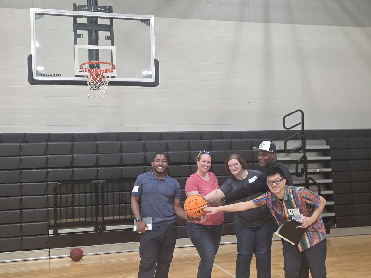 CoachPJWilson's tweet image. #ExcellenceinAction
@RandleHS