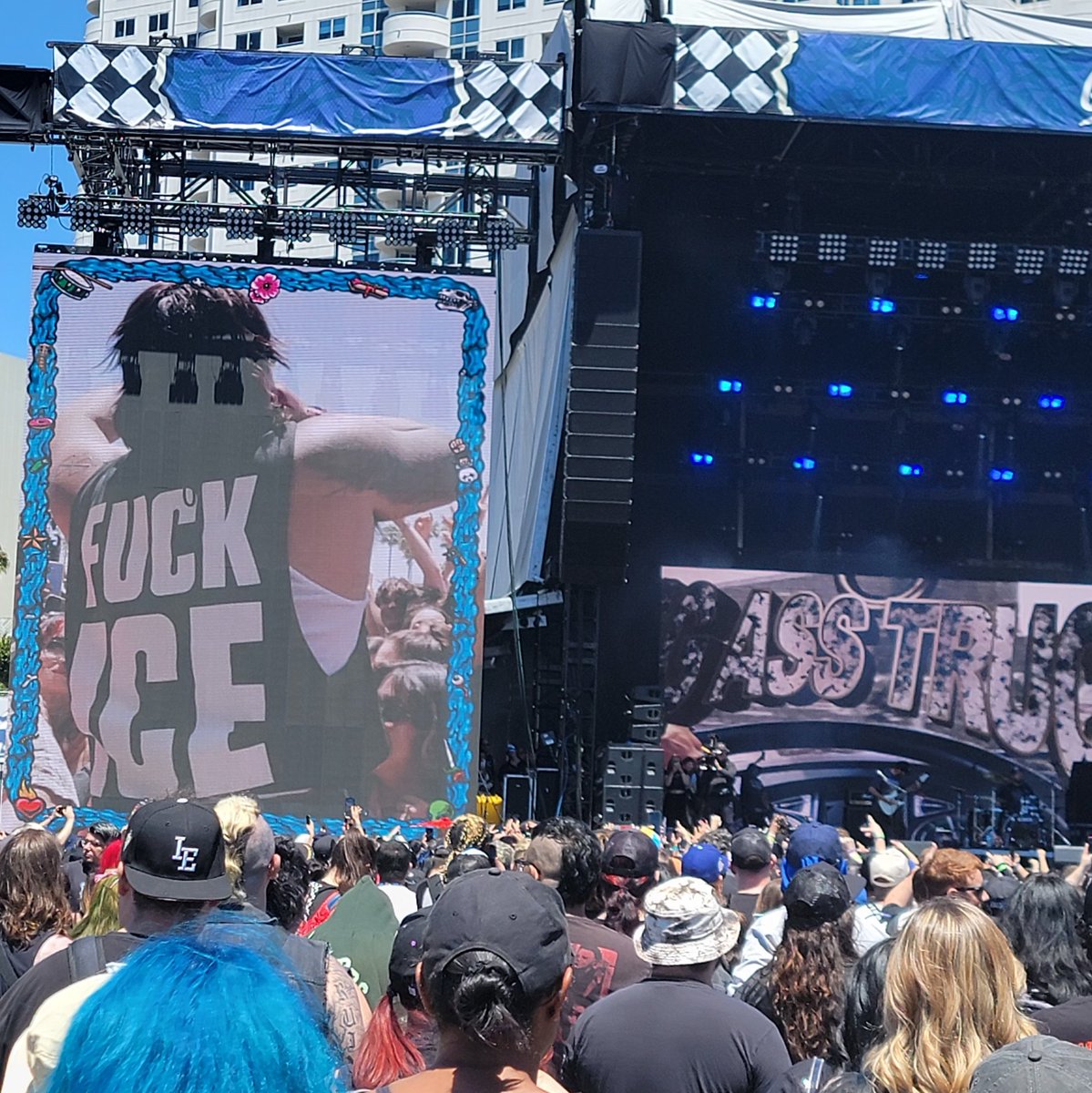 JoshBLevesque's tweet image. if I went to a music festival where multiple bands and attendees wore shirts that said "Abolish Copywriters" or "Fuck Copywriters" and the crowds cheered as they yelled "fuck copywriters" between songs, I'd rethink everything in my life that led me to be a copywriter just sayin