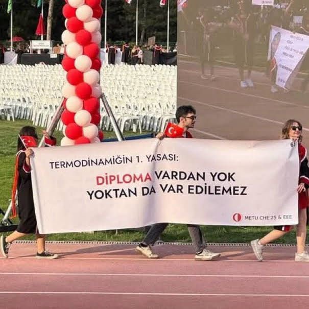 Suat_Ozcagdas's tweet image. Cumhurbaşkanı adayımız ve İstanbul Büyükşehir Belediye Başkanımız Ekrem İmamoğlu’nun lisans diploması sonrası yüksek lisans diploması da iptal(!) edildi. Gerekçe lisans şartını sağlayamaması… Geç bile kaldınız, o kadar alelacele diploma iptal ettiniz ki, ancak yüksek lisansı…
