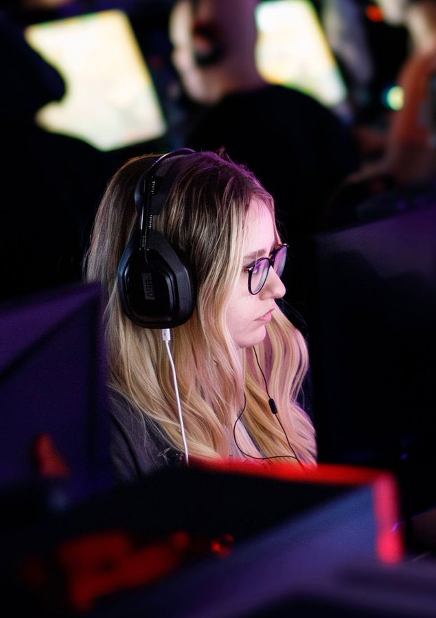 YK ale (@aleevlrnt) on Twitter photo LFT GC EMEA
- 18 years old 🇷🇴
- controller main
- immortal 1 peak
- past t2 scrims/LAN experience
- looking for a long term team
VLR & RIB in replies
❤️&♻️ appreciated
DM here or on discord @/alexandraah
<a href="/gc_lft/">💕GC LFT💕</a> <a href="/ValorCentral/">Valor Central</a> <a href="/BuildGC/">Building Game Changers</a> LFT GC EMEA
- 18 years old 🇷🇴
- controller main
- immortal 1 peak
- past t2 scrims/LAN experience
- looking for a long term team
VLR & RIB in replies
❤️&♻️ appreciated
DM here or on discord @/alexandraah
<a href="/gc_lft/">💕GC LFT💕</a> <a href="/ValorCentral/">Valor Central</a> <a href="/BuildGC/">Building Game Changers</a>