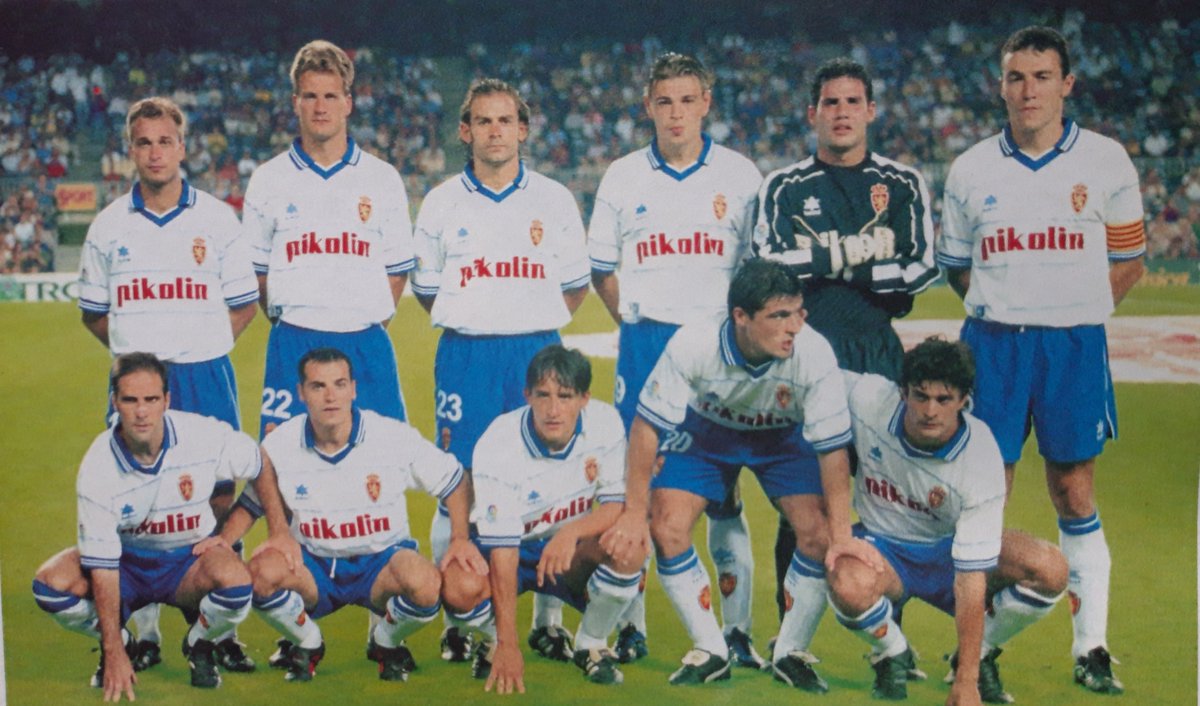 📸 Real Zaragoza 99/00. 

👥 Jamelli, Sundgren, Paco Jémez, Milosevic, Juanmi y Aguado (arriba). Garitano, Vellisca, Pablo, Acuña y Marcos Vales (abajo).

📋 Entrenador: Txetxu Rojo.