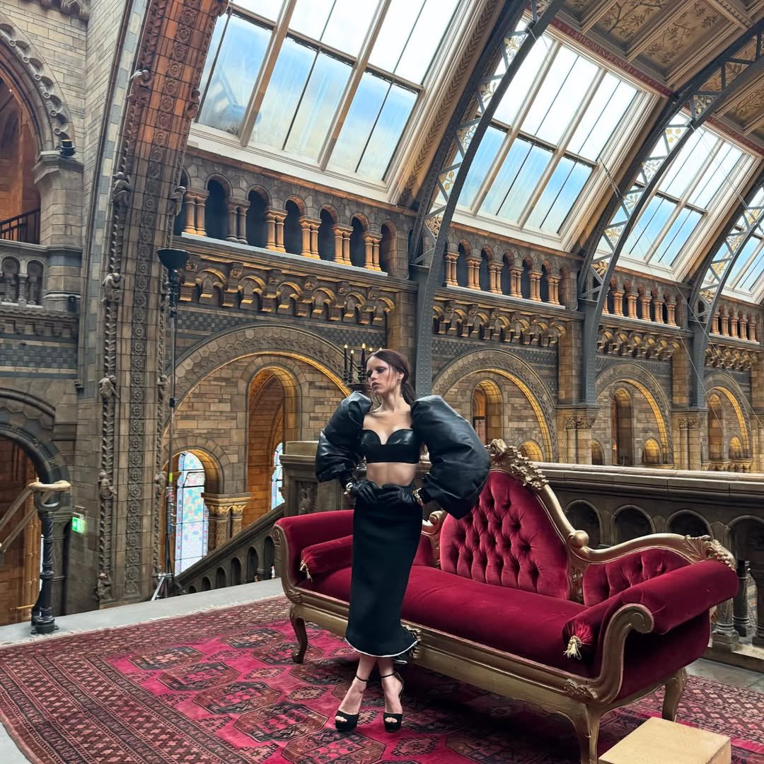 WednesdaysDaily's tweet image. Jenna Ortega for &apos;WEDNESDAY&apos; Season 2 press!