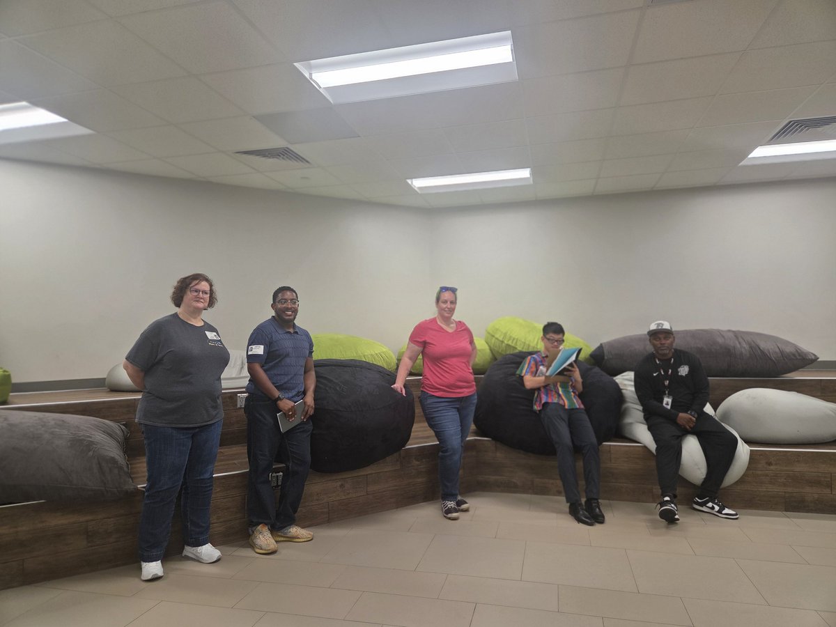 CoachPJWilson's tweet image. #ExcellenceinAction
@RandleHS