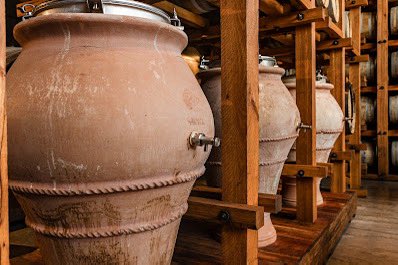 Meet the first #whisky from #Australia to be matured in #amphorae #CallingtonMill #Tasmania #drinks #spirits gourmetontheroad.com/2025/07/meet-f…