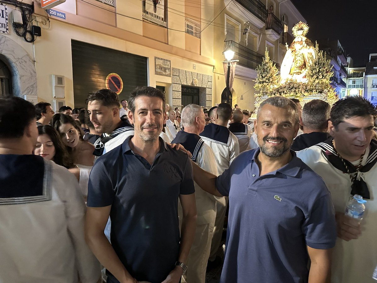 Vox_Fuengirola's tweet image. ⚓ La procesión de la Virgen del Carmen nos recuerda la importancia de mantener vivas nuestra tradiciones y nuestra fe. Los concejales de VOX Fuengirola seguiremos defendiendo los valores que han forjado nuestra identidad como pueblo marinero. #VirgenDelCarmen