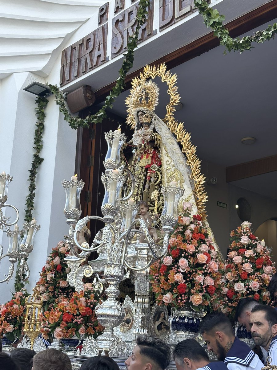 Vox_Fuengirola's tweet image. ⚓ La procesión de la Virgen del Carmen nos recuerda la importancia de mantener vivas nuestra tradiciones y nuestra fe. Los concejales de VOX Fuengirola seguiremos defendiendo los valores que han forjado nuestra identidad como pueblo marinero. #VirgenDelCarmen
