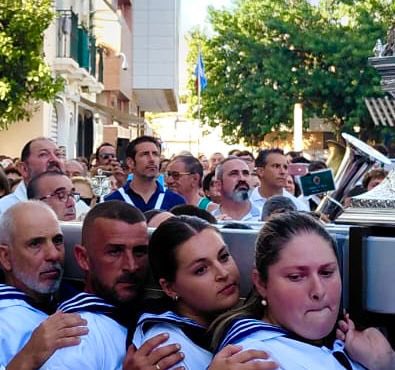 Vox_Fuengirola's tweet image. ⚓ La procesión de la Virgen del Carmen nos recuerda la importancia de mantener vivas nuestra tradiciones y nuestra fe. Los concejales de VOX Fuengirola seguiremos defendiendo los valores que han forjado nuestra identidad como pueblo marinero. #VirgenDelCarmen