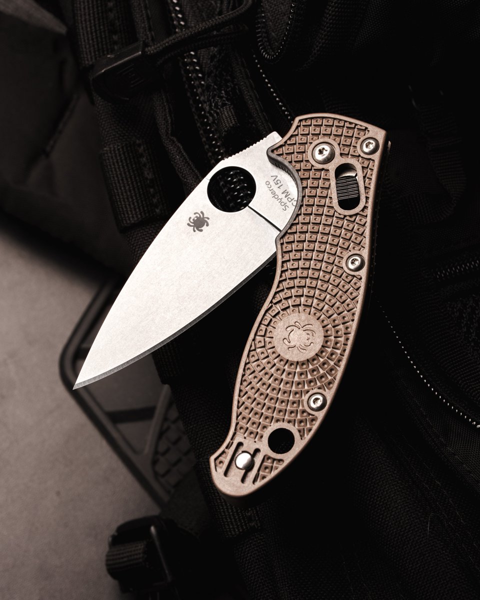 BladeHQ's tweet image. 🚨 Limited time drop alert! 🚨 The Spyderco Manix 2 Lightweight is here, boasting 15V steel for legendary edge retention. 

Seriously, these won&apos;t last!

Shop now at the link below
bit.ly/3UdK0vQ