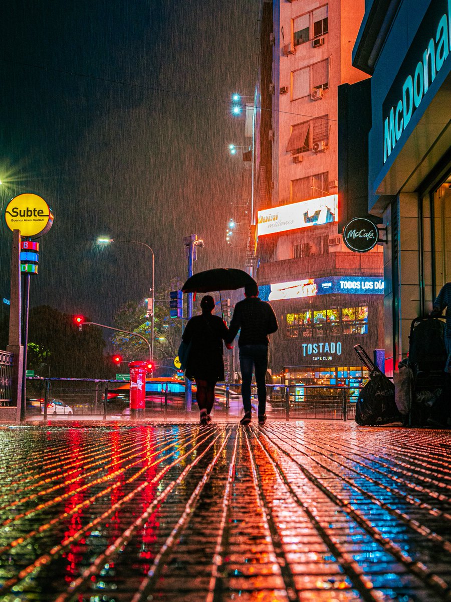bsas_lovers's tweet image. Lluvia en Buenos Aires. Dale retuit si te gustó!😎