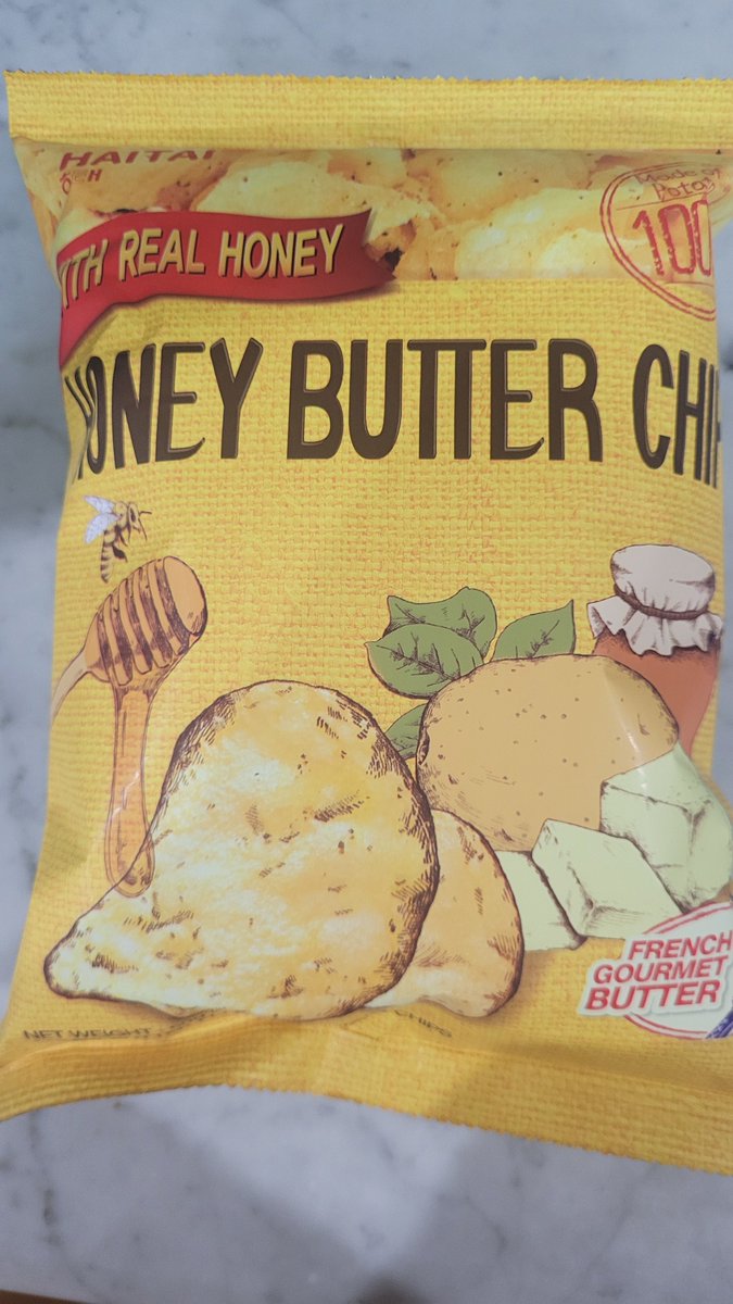 توبة اجرب شي كوري غير النودلز 😂

مشروب تشوبا تشوبس نكهة شمام وكريمة
الطعم غريب بشكل كانه حلاوة بطيخ ما اظن باخذه مرة ثانية لكن جيد كتجربة

شبس هايتاي نكهة العسل والزبدة حليو لكن حلاه قوي وثقيل بالموت خلصت نص الكيس