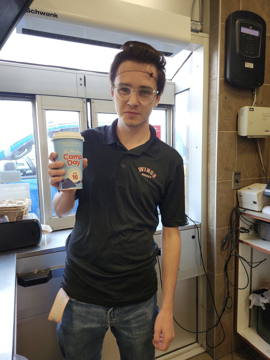 weyburnredwings's tweet image. 🍩 We had a blast helping out at Tim Hortons to support Camp Day!
100% of proceeds from each purchase of a hot or iced coffee will go directly to Tim Hortons Foundation Camps!
#WeyburnRedWings #SJHL #CampDay