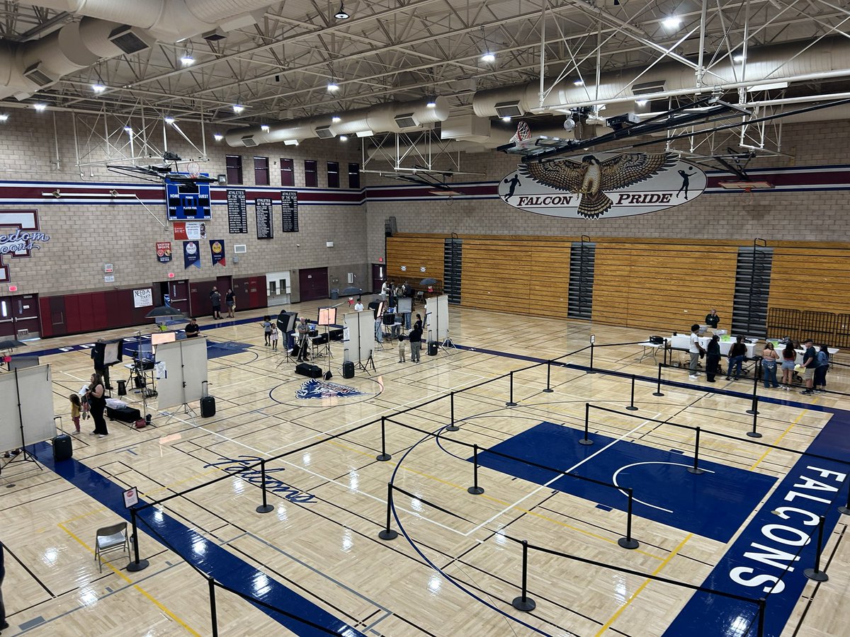 Still no lines at Walkthrough Registration.  Come on down.  Go Falcons!