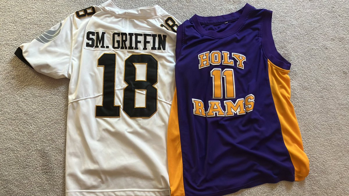 OdjHoops's tweet image. I used to be such a menace on DH Gate
Just found my UCF Shaquem Griffin and John Wall high school jerseys