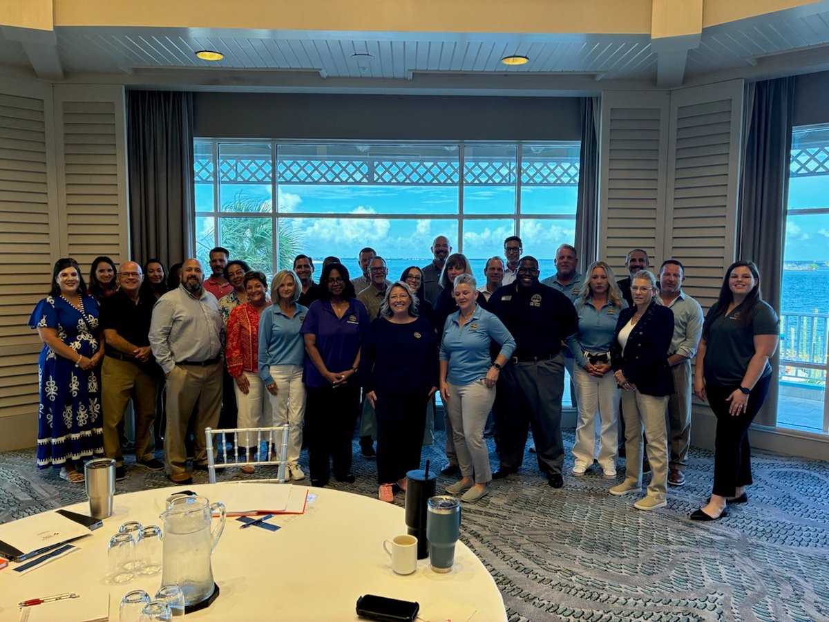 LeeSchools's tweet image. Getting ready for Day one!
Great day of team building for the Superintendent's cabinet. A big thanks to The Foundation for Lee County Public Schools, Inc. and Sanibel Captiva Community Bank for sponsoring this leadership retreat.
#loveleeschools #leeschools #leadership