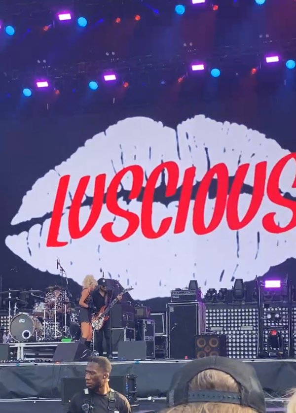 Def Leppard News - #DefLeppard - Ottawa, ON 16th Jul 2025 🇨🇦

#LiveUpdates - DL due on at 9:30pm ET - Luscious started the show at 6pm 💋

#setlist #ottawabluesfest #joeelliott
deflepparduk.com/2025-ottawa-se…