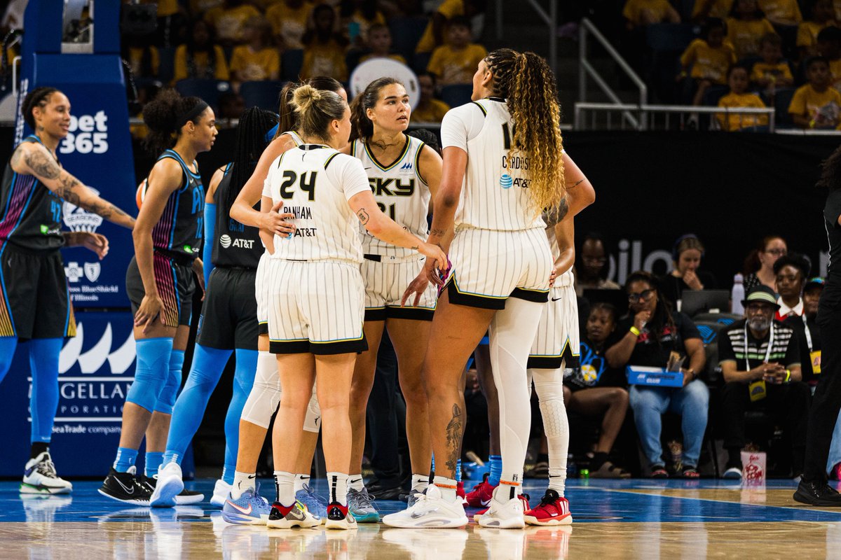 ndyDiederich's tweet image. The Chicago Sky certainly looked like a team that was missing their top two scorers against the Atlanta Dream. I recap what went wrong on Wednesday and where the team stands at the season's halfway point.
LINK TO ARTICLE: open.substack.com/pub/andydieder…