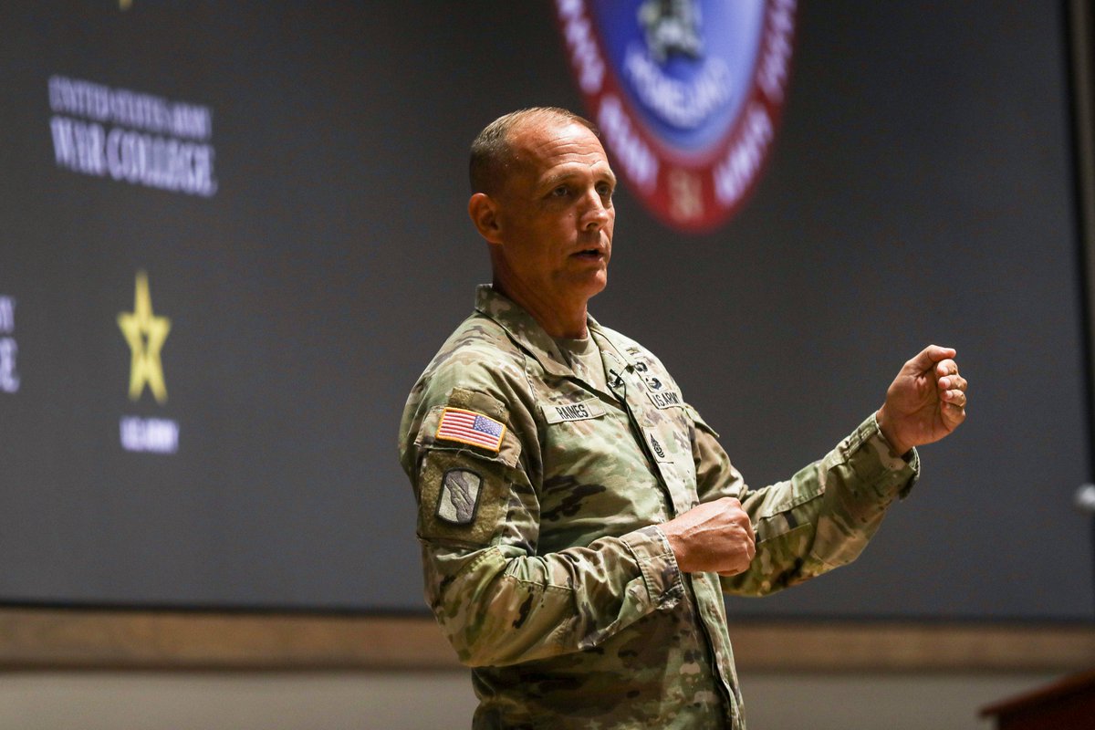 ChiefNGB's tweet image. SEA Raines & I were honored to engage with the future leaders of the Joint Force at the U.S. Army War College today. We shared our leadership philosophy, highlighting the importance of unified command teams.
We also underscored the National Guard’s contributions to our National…