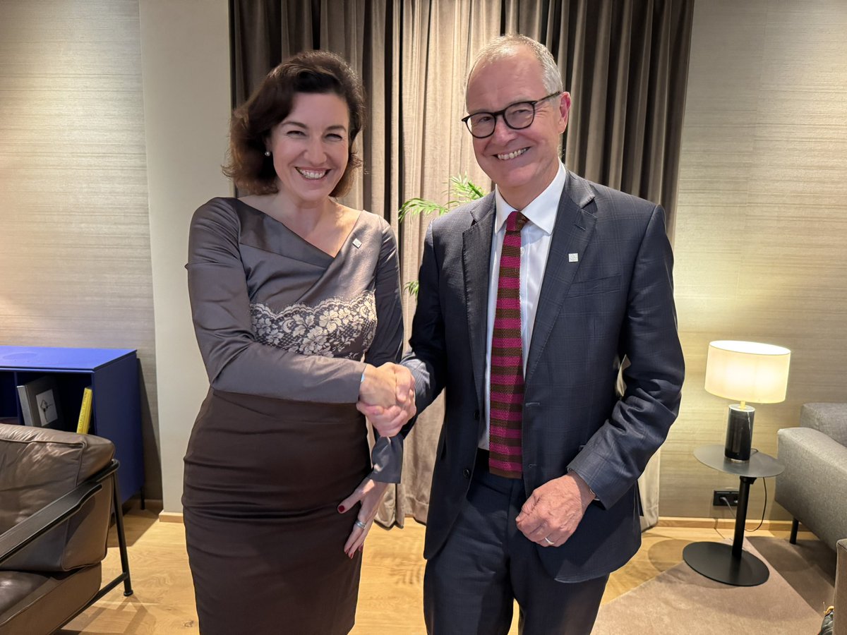bmftr_bund's tweet image. BM @DoroBaer tauschte sich mit Lord Vallance 🇬🇧, Martina Hirayama 🇨🇭, @eppobruins 🇳🇱 und @MDiependaele 🇧🇪 u.a. über die europäische Zusammenarbeit bei Schlüsseltechnologien sowie dem Mehrjährigen Finanzrahmen und die Forschungsförderung durch #HorizonEurope aus. @eu2025dk