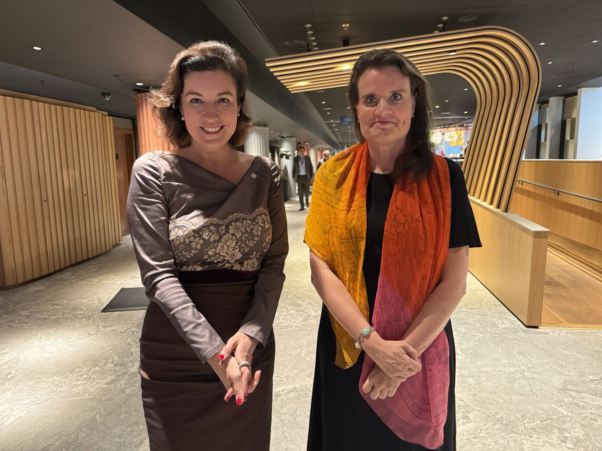 bmftr_bund's tweet image. BM @DoroBaer tauschte sich mit Lord Vallance 🇬🇧, Martina Hirayama 🇨🇭, @eppobruins 🇳🇱 und @MDiependaele 🇧🇪 u.a. über die europäische Zusammenarbeit bei Schlüsseltechnologien sowie dem Mehrjährigen Finanzrahmen und die Forschungsförderung durch #HorizonEurope aus. @eu2025dk