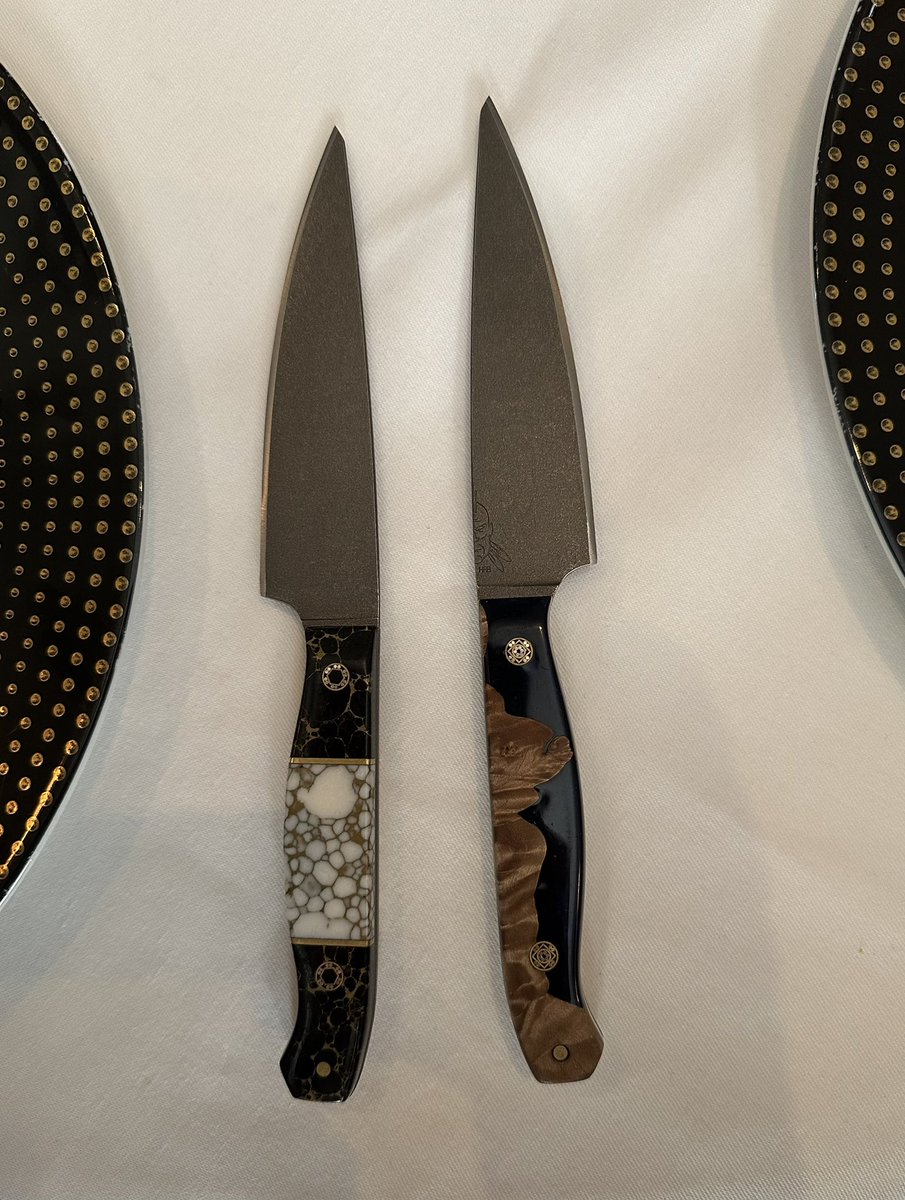 JackCarrUSA's tweet image. How cool was this? I was recently at dinner with my wife for our 25th Wedding Anniversary and a course was served with @Halffaceblades made by my friend and SEAL Teammate Andrew Arrabito 🇺🇸 Awesome!