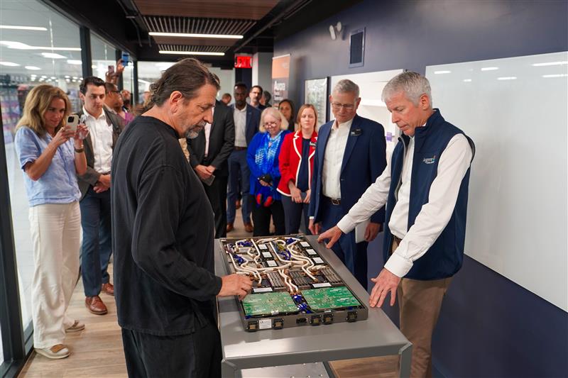 SecretaryWright's tweet image. Today, I was able to visit @Argonne and witness the raw power of the Aurora Exascale Supercomputer.
Aurora is one of the fastest supercomputers on Earth and will optimize scientific discovery that will transform what is possible for next-generation technology.