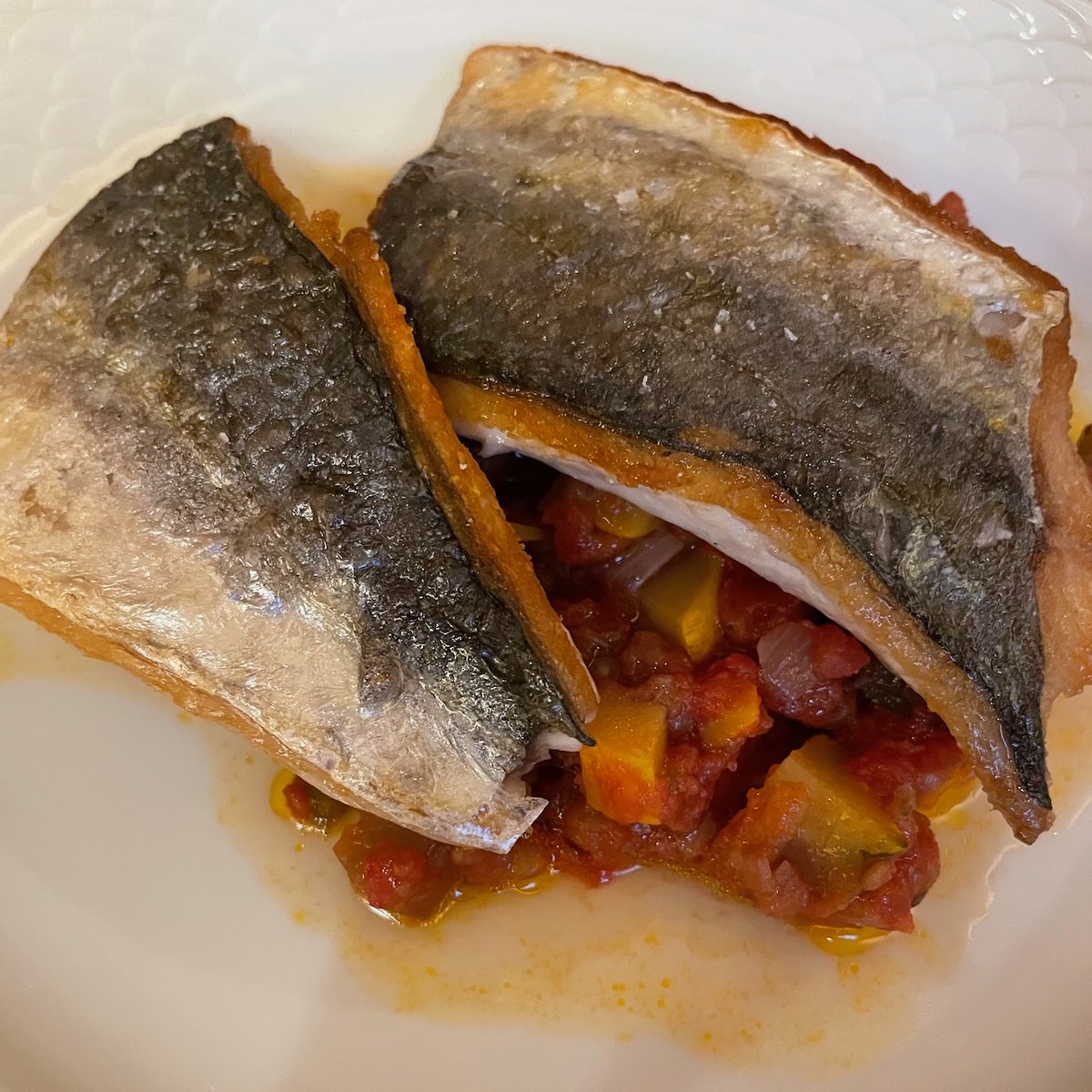 This Spanish mackerel from Catch of the Hamptons made the excessively hot and humid walk to the Dag Hammarskjöld @grownyc market entirely worth our while. Ratatouille made an excellent sauce-cum-side dish. (There were also a few steamed new potatoes.)
