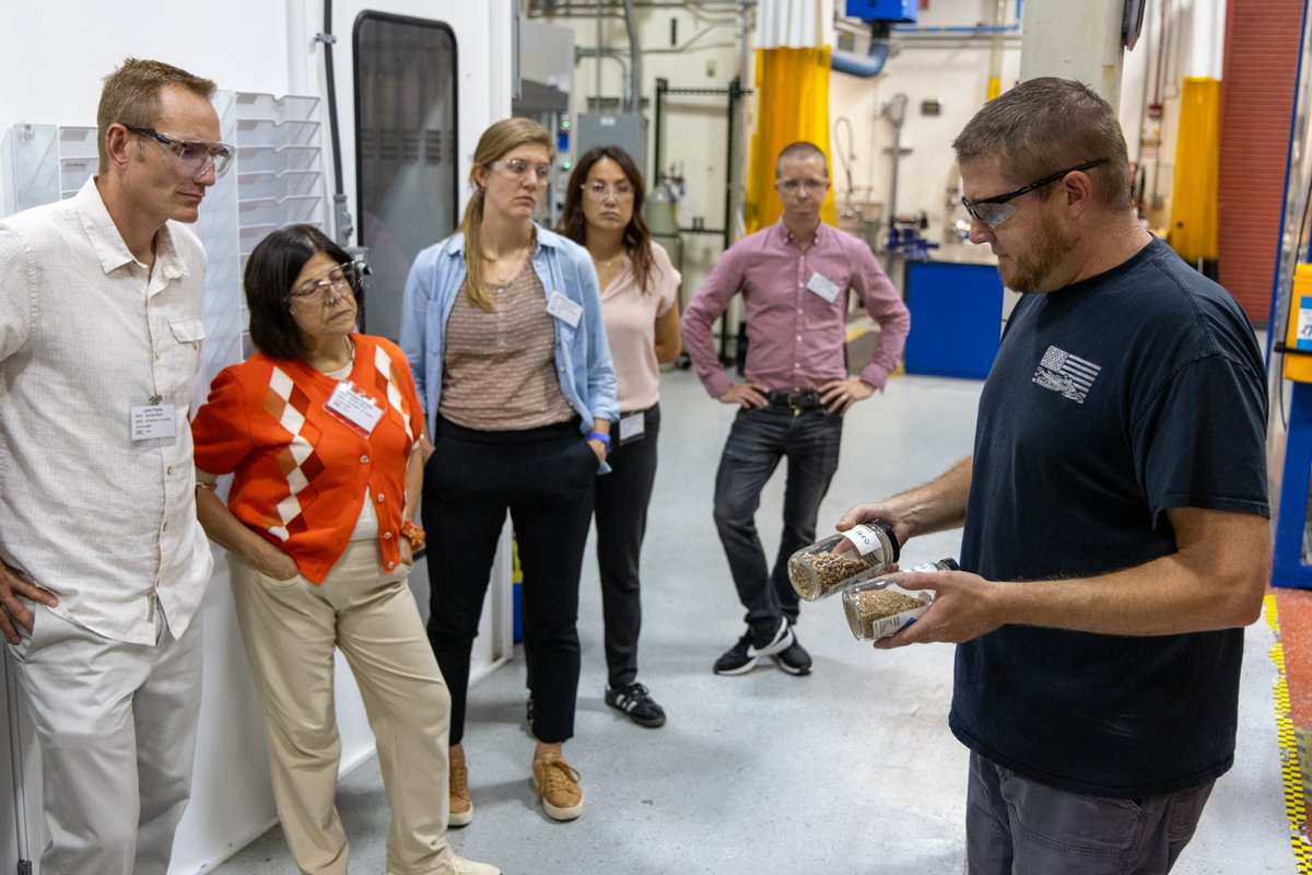 The 2025 Energy Execs program is back in swing for July! Today, they’re getting a first-hand look at:

🔬 Our Field Test Laboratory Building
🧪 Hydrogen fuel innovation
🌱 Algae research with BIG impact

Stay tuned to see what these energy innovators get up to tomorrow.