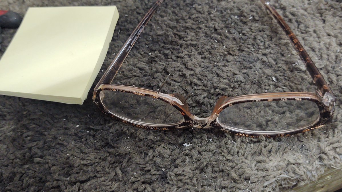 MalCan4401's tweet image. These are my cheap $7 dollar store glasses. I have fixed them at least 5 times now. I will probably fix them 5 more times.
I can afford to replace them, but I am in denial that I "really" need them......so I refuse to go get another pair. I have a stubbornness condition, there is…