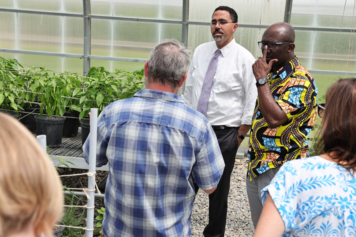 SUNYChancellor's tweet image. Next stop on the SUNY Reconnect Tour: Tompkins Cortland Community College! SUNY Reconnect offers truly life-changing opportunity. I was glad to be joined by @SenatorLeaWebb, @nysut President Person, & Tompkins County Administrator Akumfi to showcase how we can truly empower…