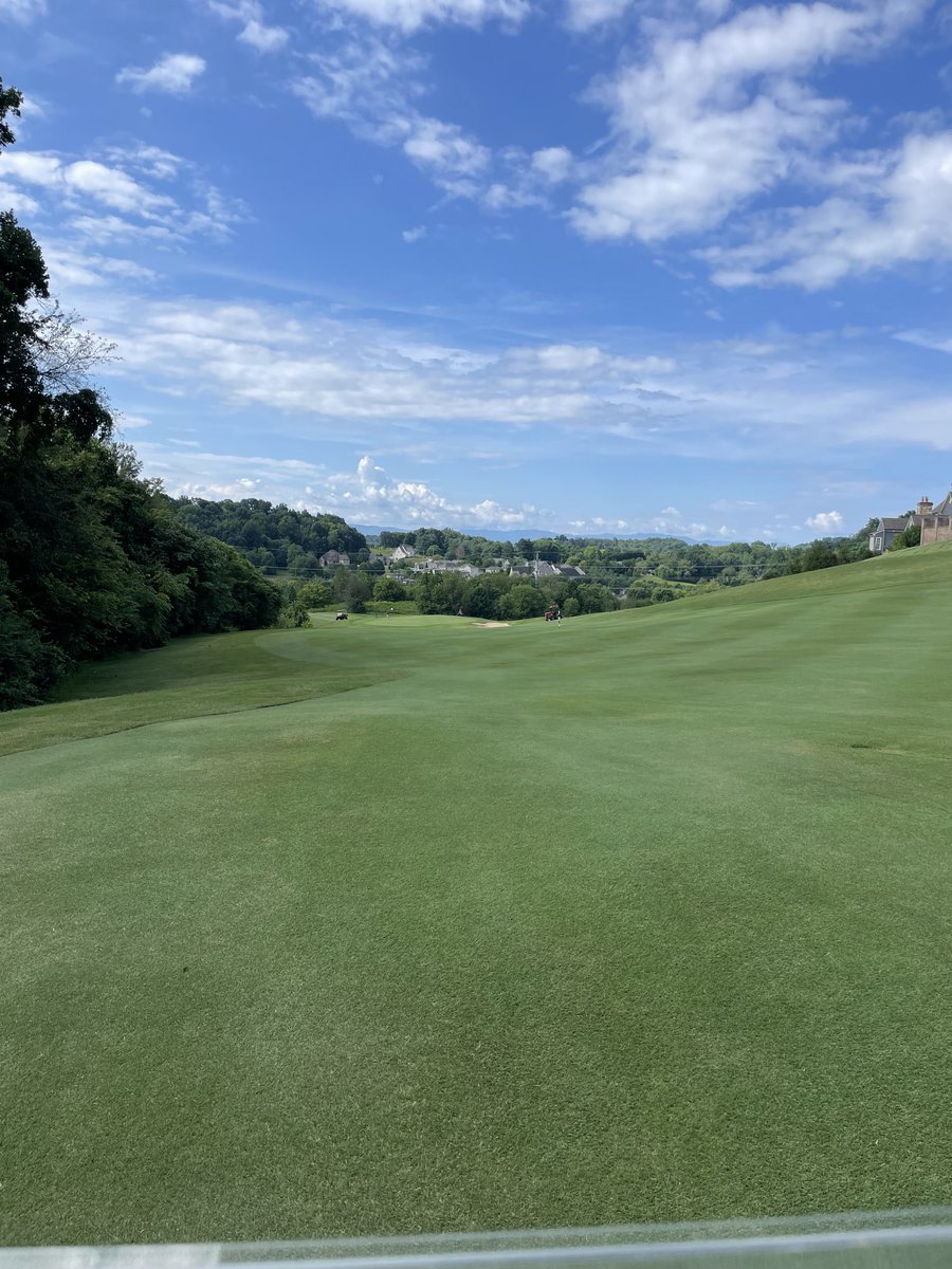 Three courses within 4O miles of each other Virginia and Tennessee. Phenomenal fairways. Bent , zoysia and then a bermuda. That is unreal !!!!